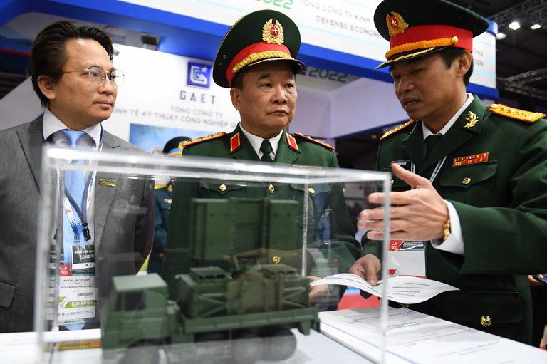 Vietnam mulls law that may open market to foreign arms firms