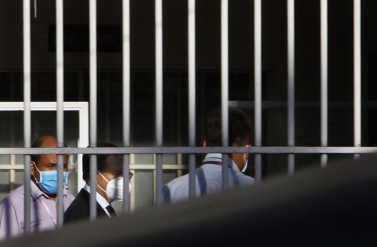 Kem Sokha’s lawyers told to seek prosecutors’ permission before seeing him