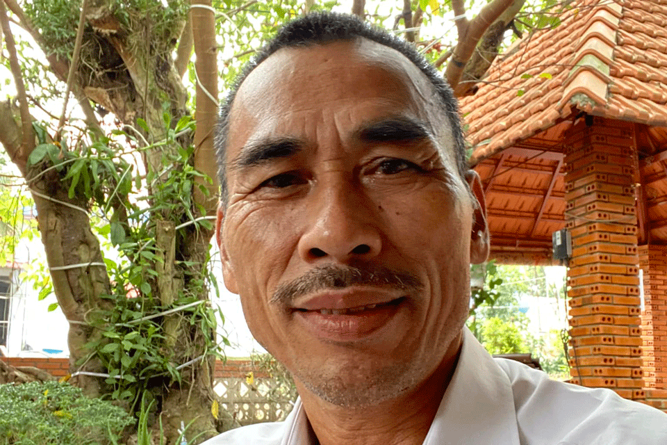 Vietnamese authorities bar relatives, lawyers from meeting detained Facebooker