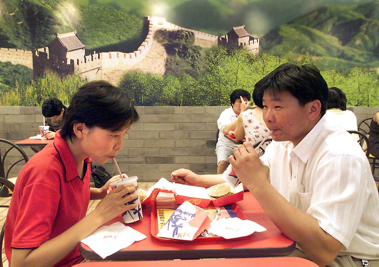 Beijing mulls ban on commercial ads on public buses in Tiananmen Square