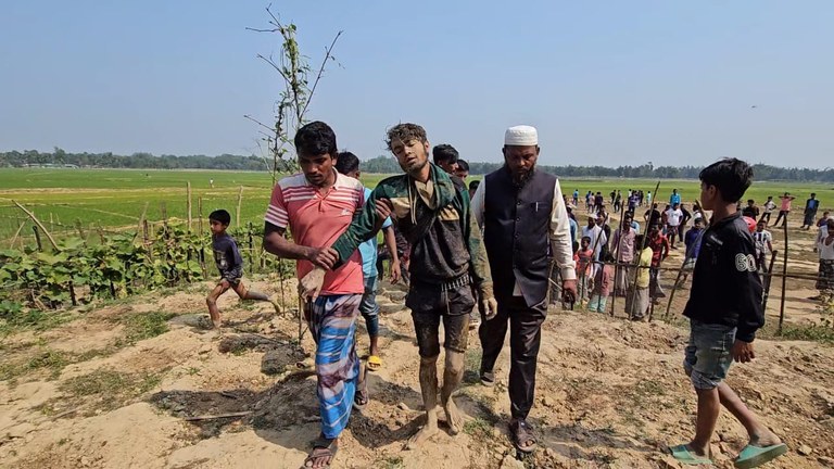 Border guards who fled Myanmar tell of losing contact with commanders