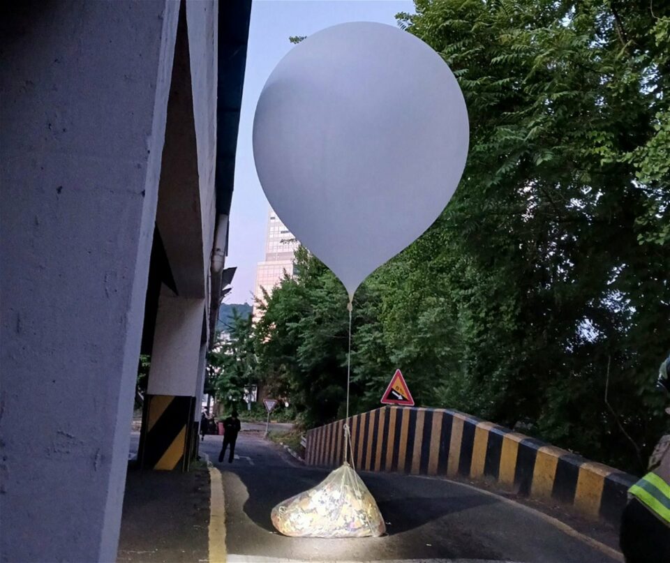 South Korean group floats anti-North balloons over the border